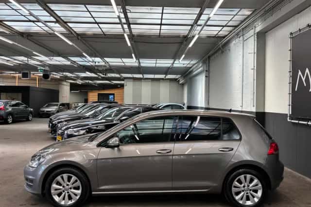 Volkswagen Golf (2015) thumbnail 6