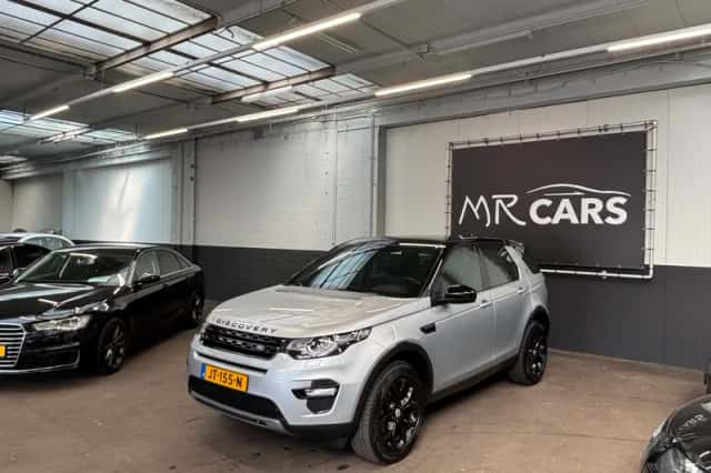 Land Rover Discovery Sport (2016) thumbnail 3