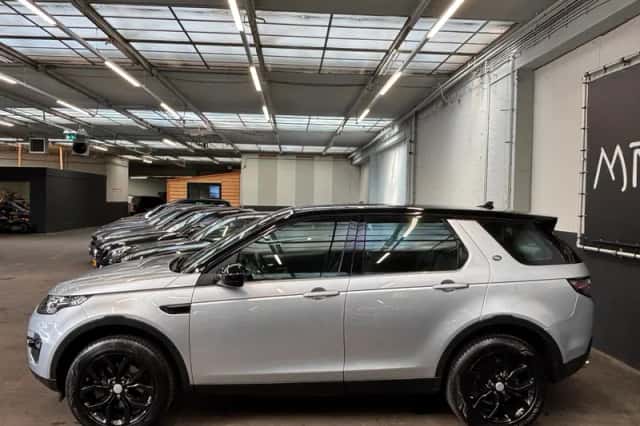 Land Rover Discovery Sport (2016) thumbnail 4