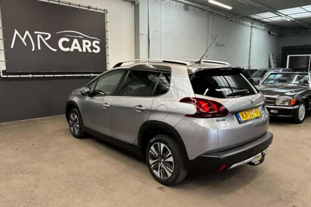 Peugeot 2008 (2016) thumbnail 6