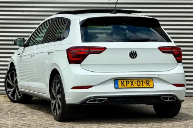 Volkswagen Polo (2023) thumbnail 2