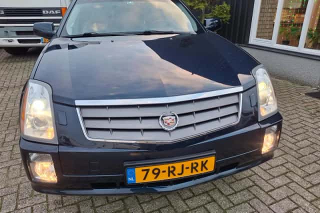 Cadillac SRX (2005) thumbnail 3