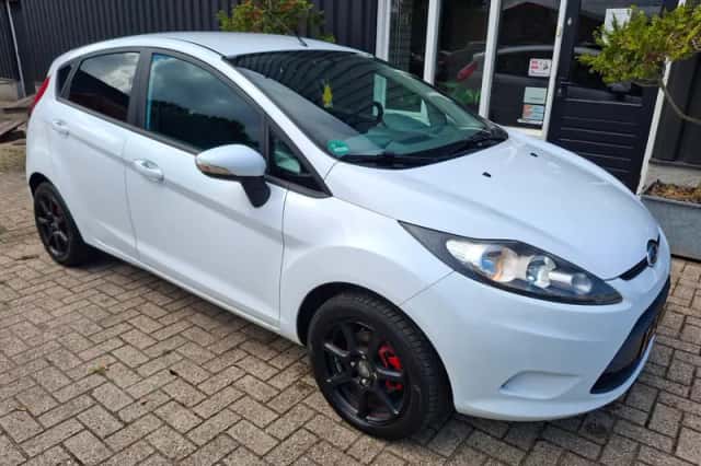 Ford Fiesta (2011) thumbnail 1