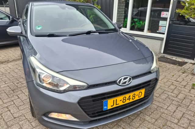 Hyundai i20 (2016) thumbnail 2