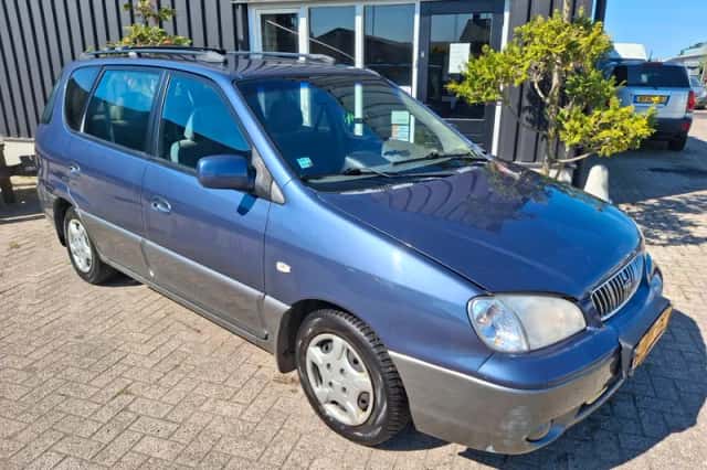 Kia Carens (2002) thumbnail 1