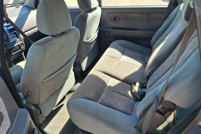 Kia Carens (2002) thumbnail 5