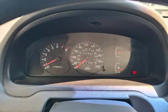 Kia Carens (2002) thumbnail 6
