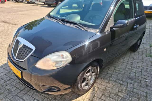 Lancia Ypsilon (2007) thumbnail 4