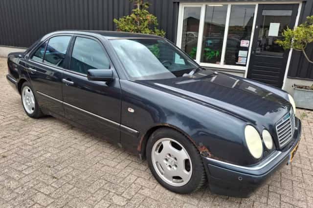Mercedes-Benz E-Klasse (1998) thumbnail 1