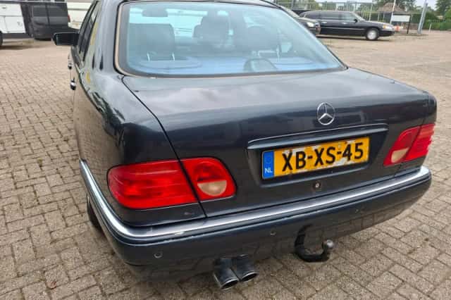 Mercedes-Benz E-Klasse (1998) thumbnail 4