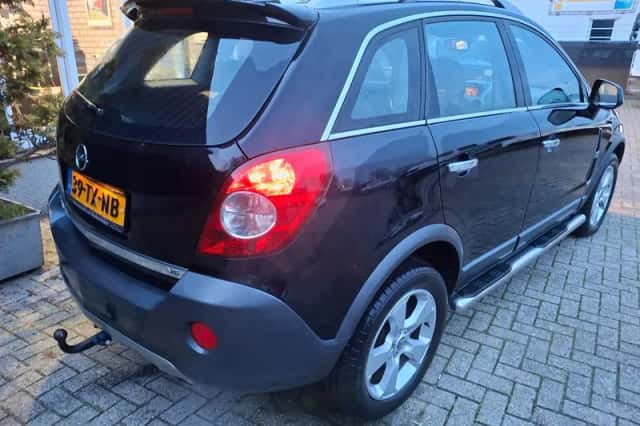 Opel Antara (2007) thumbnail 2
