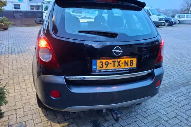 Opel Antara (2007) thumbnail 3