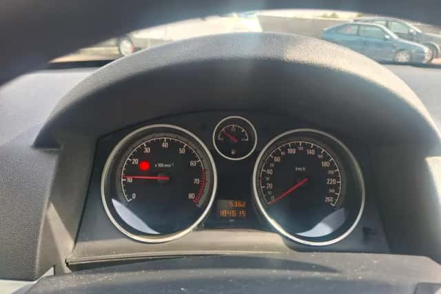 Opel Astra (2005) thumbnail 6