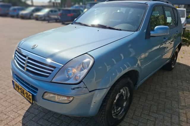 SsangYong Rexton (2006) thumbnail 3