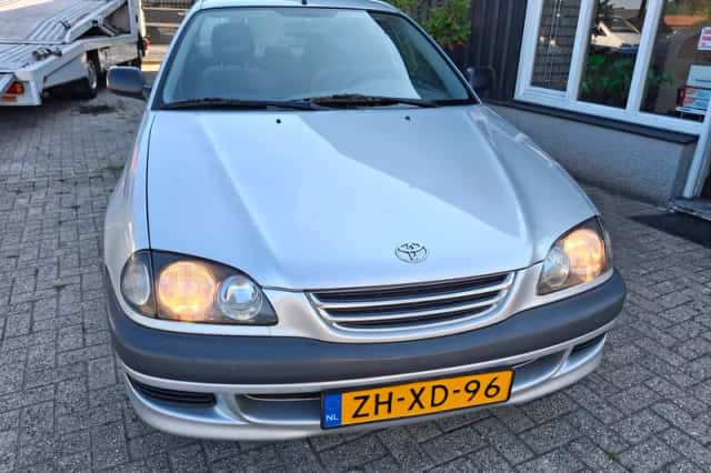 Toyota Avensis (1999) thumbnail 2