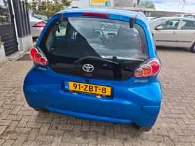 Toyota Aygo (2012) thumbnail 3