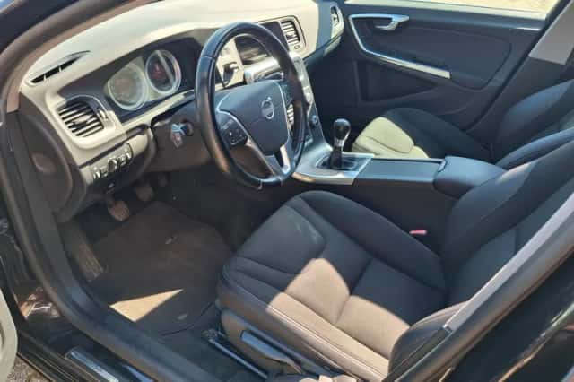 Volvo V60 (2013) thumbnail 6