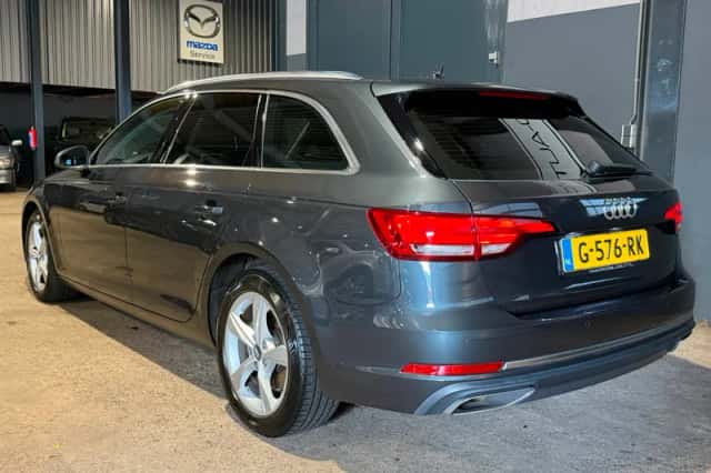 Audi A4 (2019) thumbnail 3