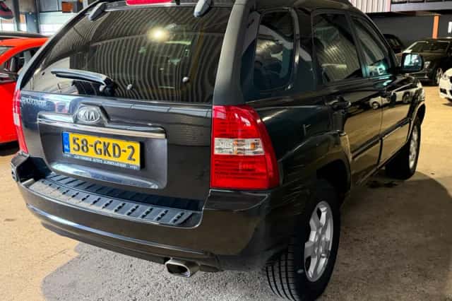 Kia Sportage (2008) thumbnail 4