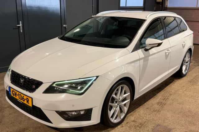 SEAT Leon (2015) thumbnail 2