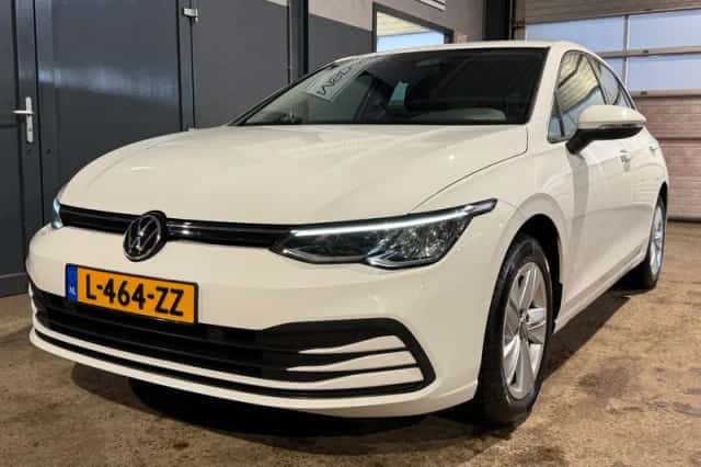 Volkswagen Golf (2020) thumbnail 2