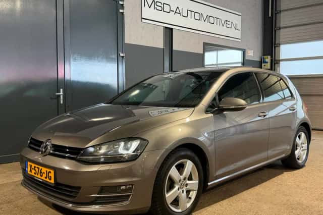 Volkswagen Golf (2013) thumbnail 1