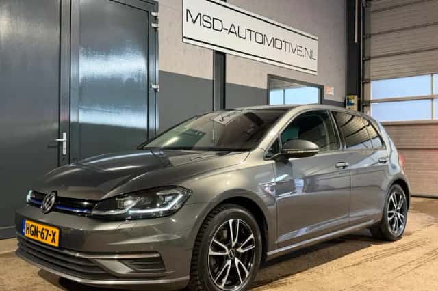 Volkswagen Golf (2019) thumbnail 1