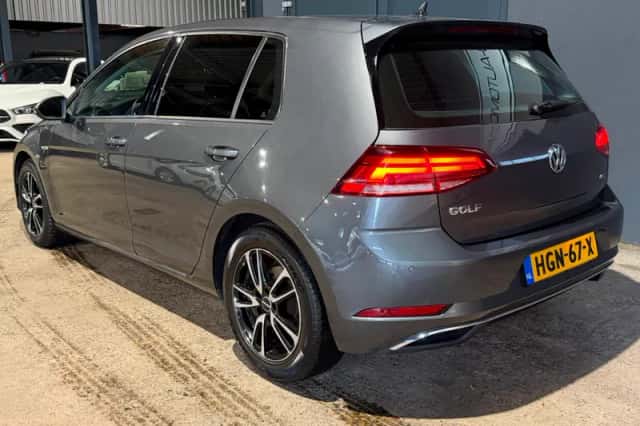 Volkswagen Golf (2019) thumbnail 3
