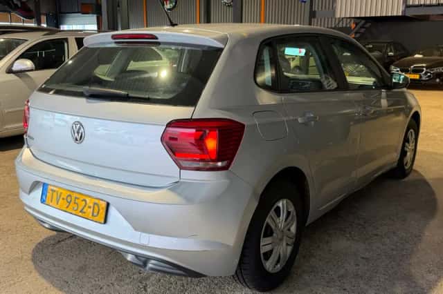 Volkswagen Polo (2018) thumbnail 3
