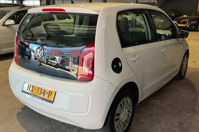 Volkswagen Up! (2016) thumbnail 4