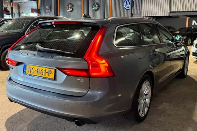 Volvo V90 (2017) thumbnail 4