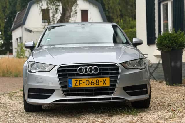 Audi A3 (2015) thumbnail 2