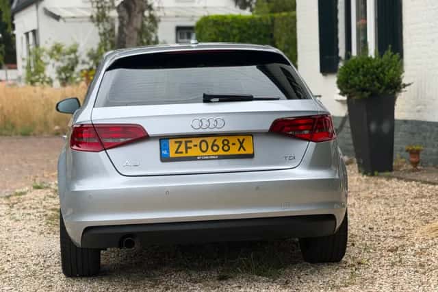 Audi A3 (2015) thumbnail 4