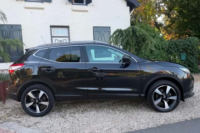 Nissan Qashqai (2017) thumbnail 5