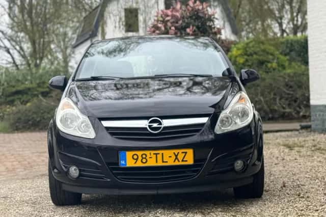 Opel Corsa (2006) thumbnail 2