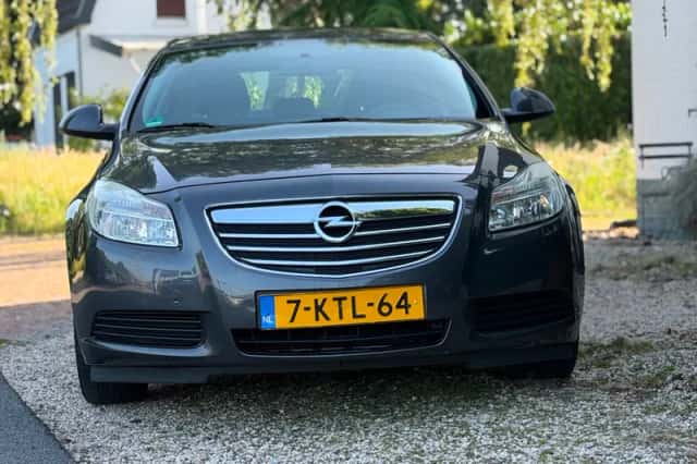 Opel Insignia (2008) thumbnail 2