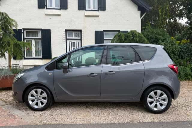 Opel Meriva (2017) thumbnail 3