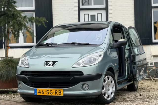 Peugeot 1007 (2006) thumbnail 1