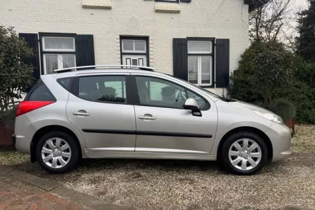 Peugeot 207 (2008) thumbnail 5
