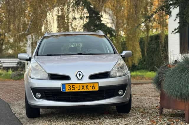 Renault Clio (2009) thumbnail 2