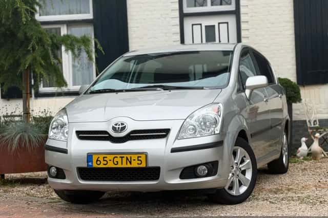 Toyota Verso (2008) thumbnail 1
