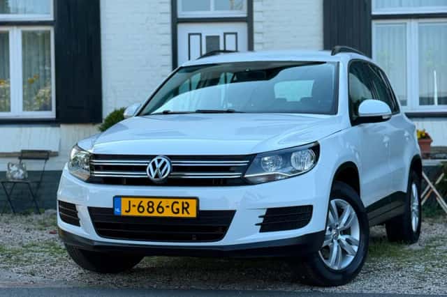 Volkswagen Tiguan (2013) thumbnail 1