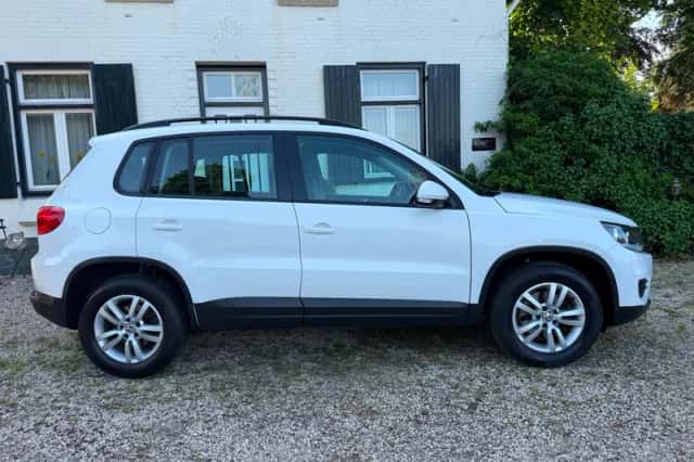 Volkswagen Tiguan (2013) thumbnail 5