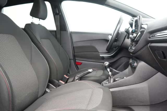 Ford Fiesta (2017) thumbnail 5