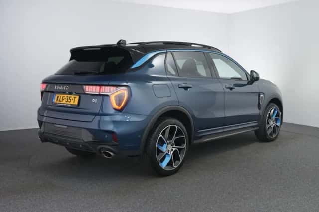 Lynk & Co 01 (2023) thumbnail 3