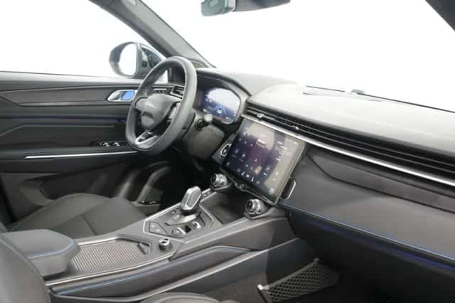 Lynk & Co 01 (2023) thumbnail 4