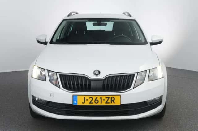 Škoda Octavia (2020) thumbnail 6
