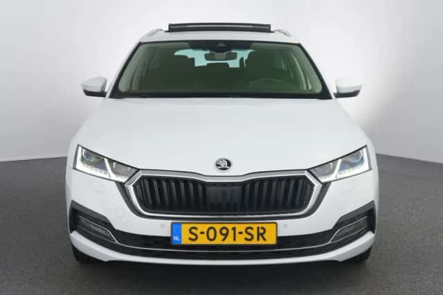 Škoda Octavia (2020) thumbnail 6