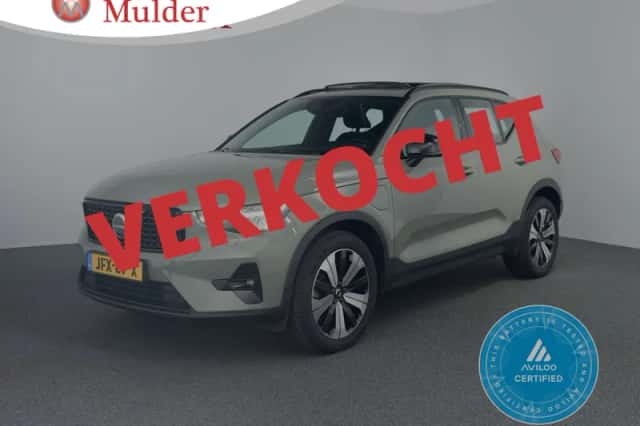 Volvo XC40 (2022) thumbnail 2