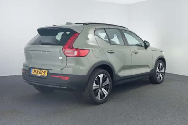 Volvo XC40 (2022) thumbnail 4